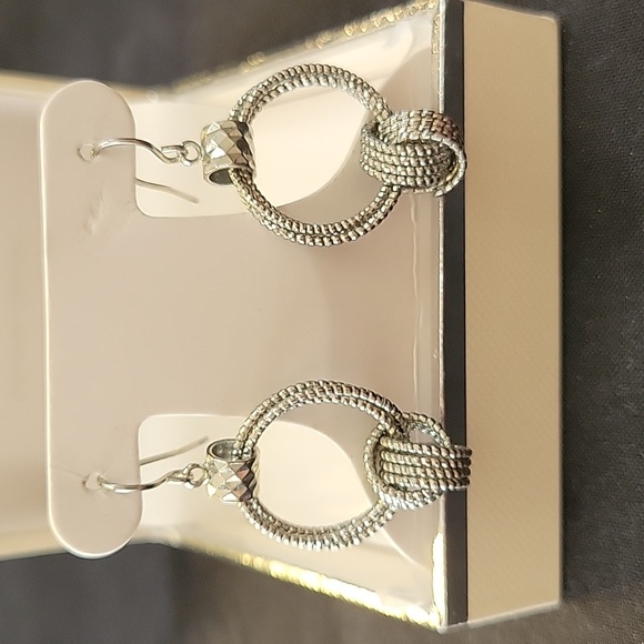 Silver plated hoop earrings - Picture 2 of 3